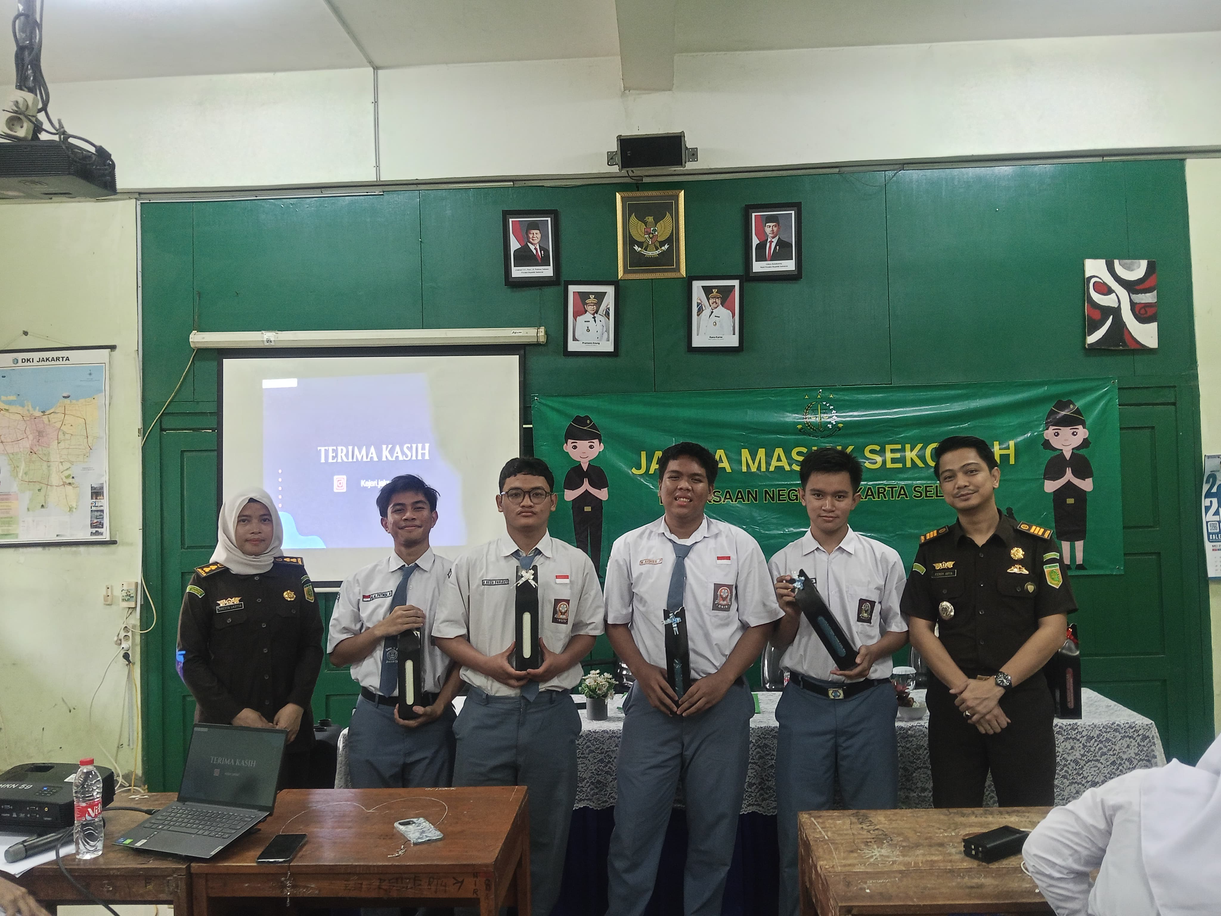 Gedung Sekolah SMA KARTIKA